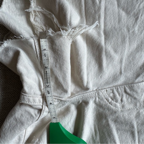 NWT AG Hailey White Cutoff Relaxed Denim Shorts - Picture 14 of 15